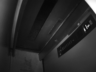 Aufnahme im Fahrstuhl mit Nachtsichtkamera